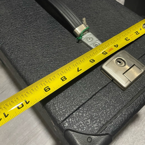 Flitecase For Wireless Microphones 1/2 rack size - Picture 8 of 10